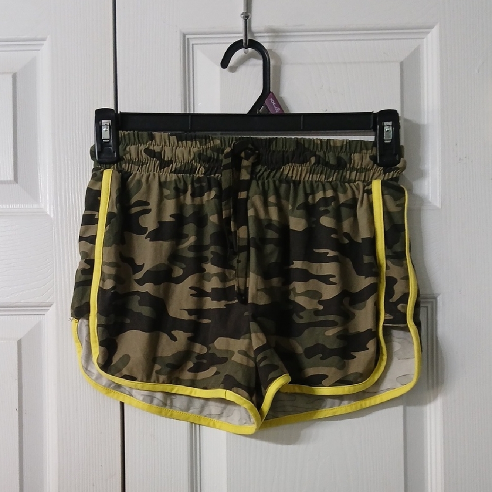 Stella Tweed Camo Women's Shorts with Yellow Trim Sz M EUC